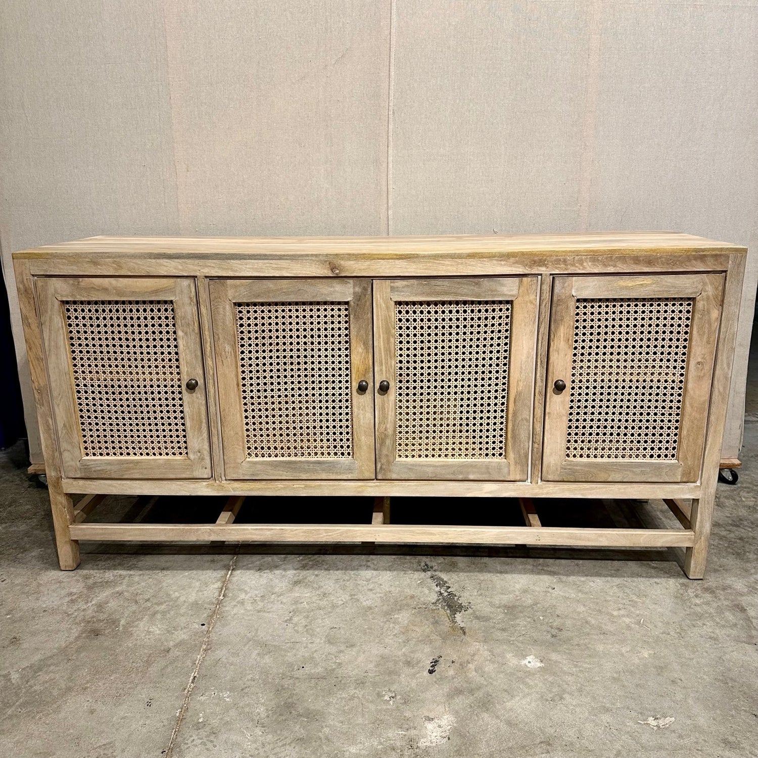 BUFFETS & SIDEBOARDS