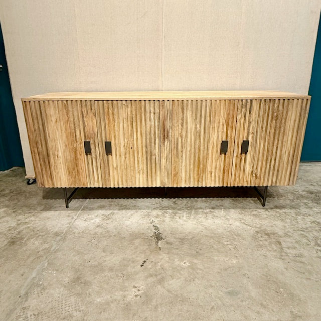 MEDIA CONSOLES
