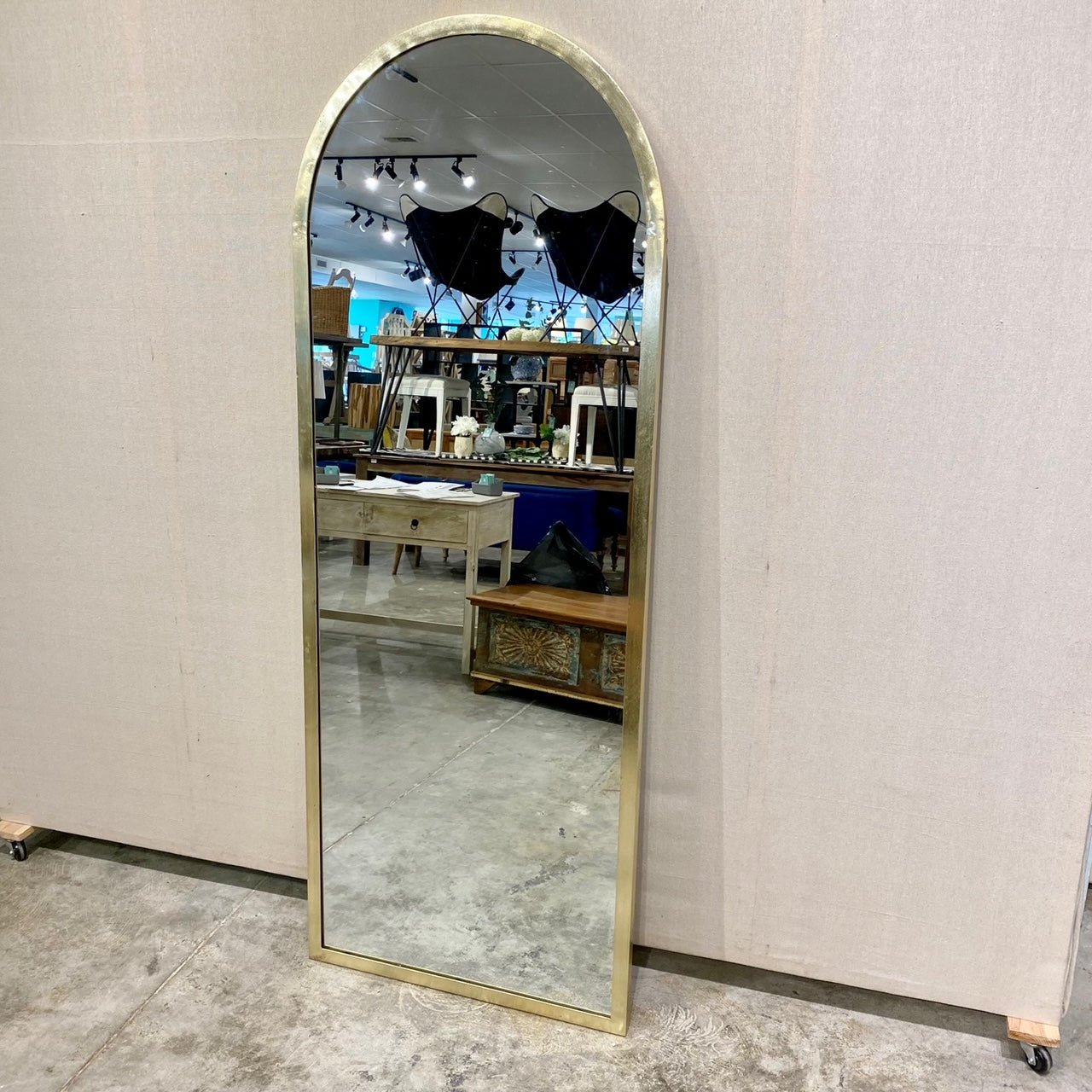 MIRRORS & WALL DECOR