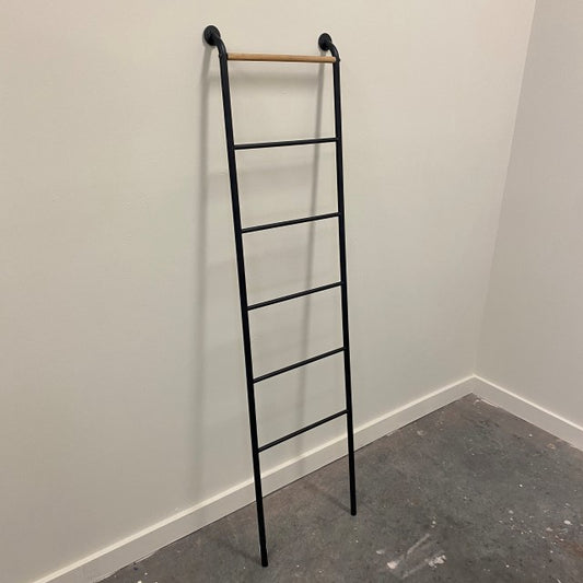 Black Metal Wall Mount Blanket Ladder