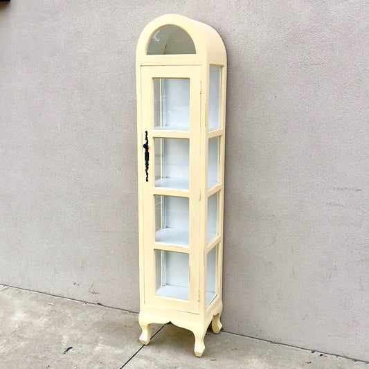 single vitrine