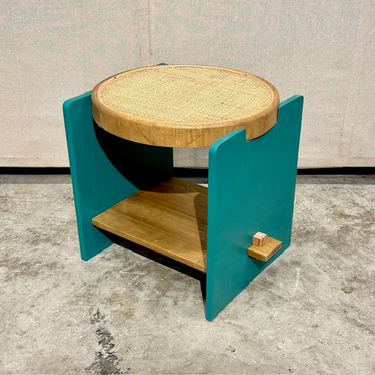 YW022